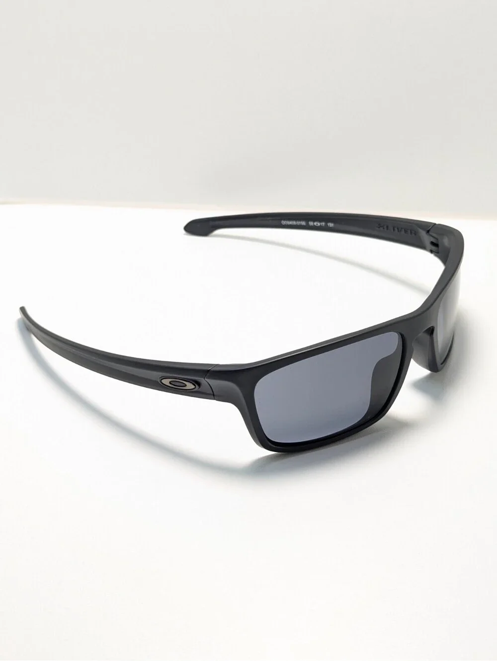 Oakley Sliver Dark Gray UV Black Outdoor Wraparound Men's Sports Sunglasses